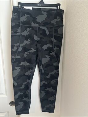 Active Life Camo Leggings — Black & Gray